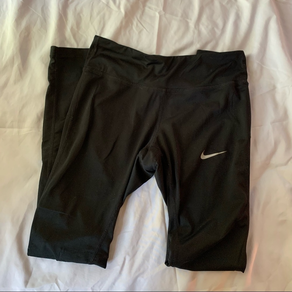 Black Nike leggings
